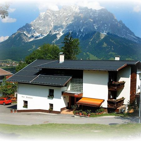 Hotel Haus Bergfrieden Lermoos Exterior foto